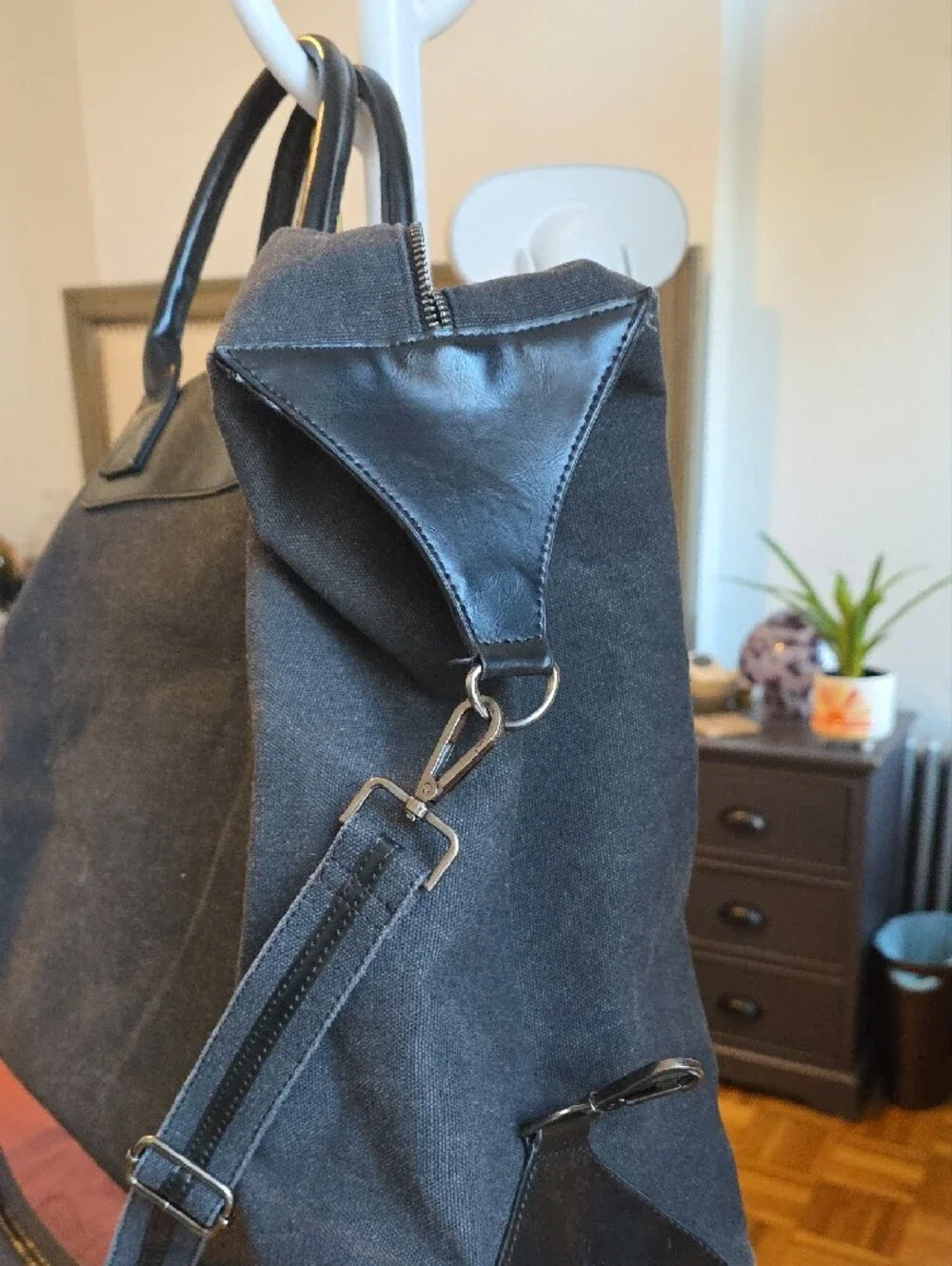N/A spacious black